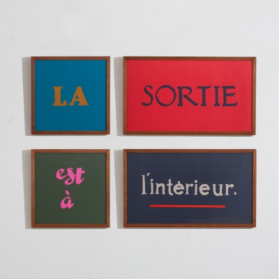 La Sortie est a l’interieur